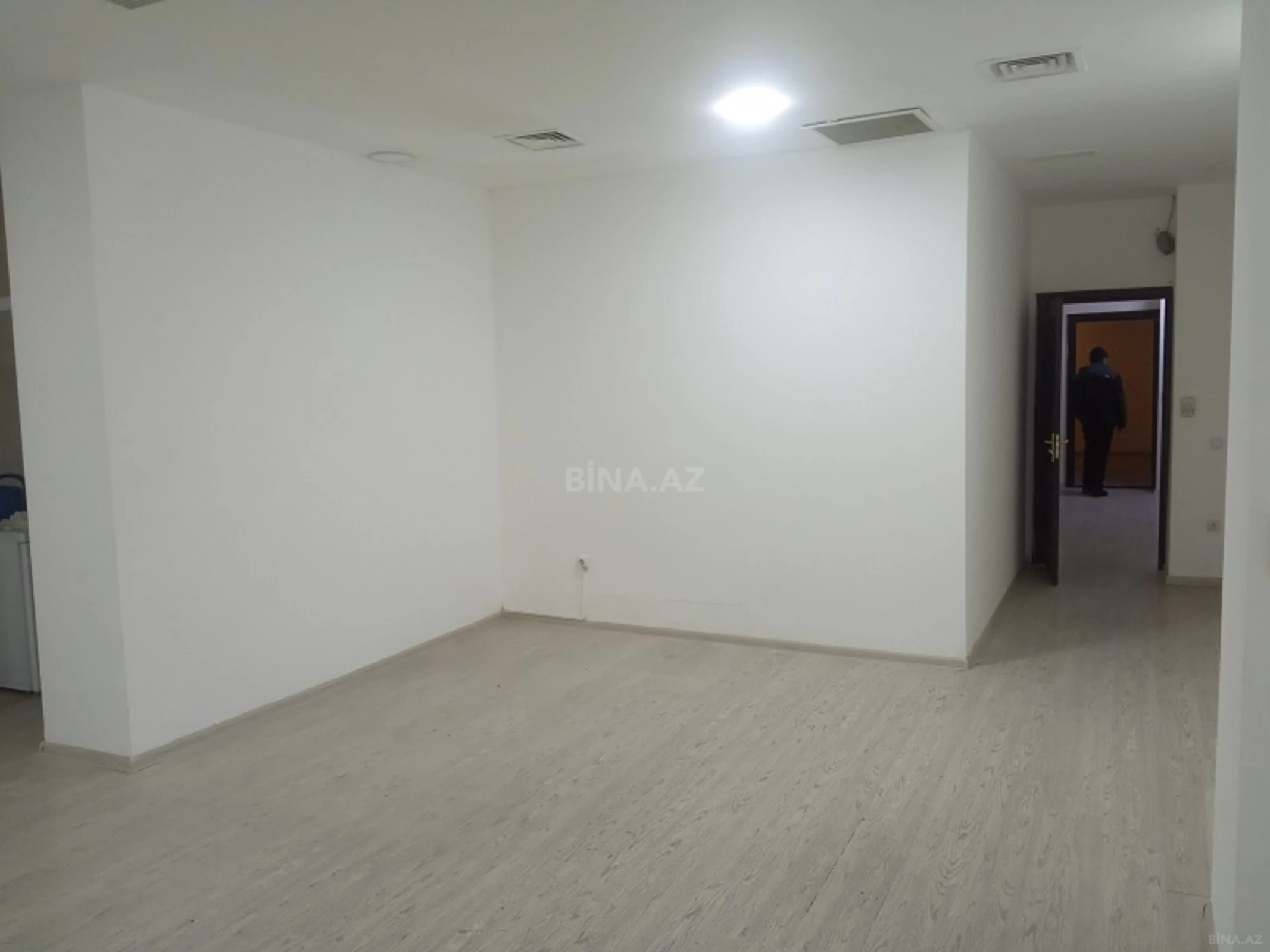 Kirayə verilir 1 otaqlı ofis 50 m²