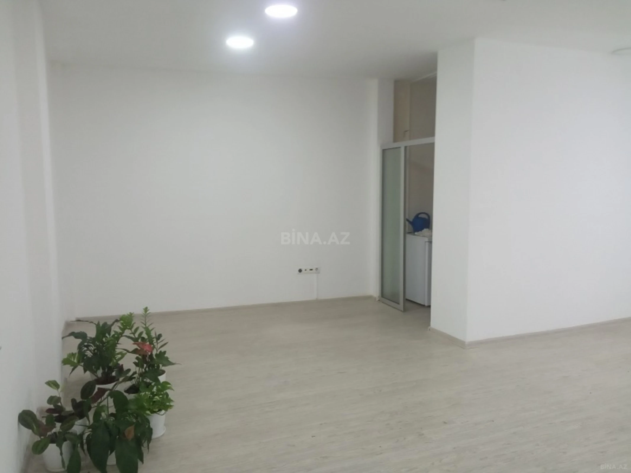 Kirayə verilir 1 otaqlı ofis 50 m²