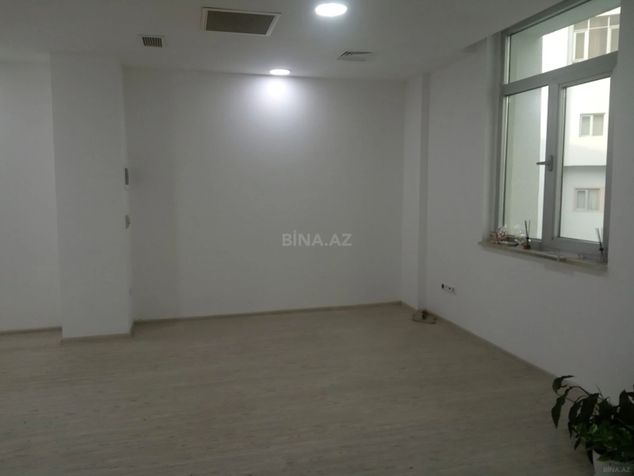 Kirayə verilir 1 otaqlı ofis 50 m²