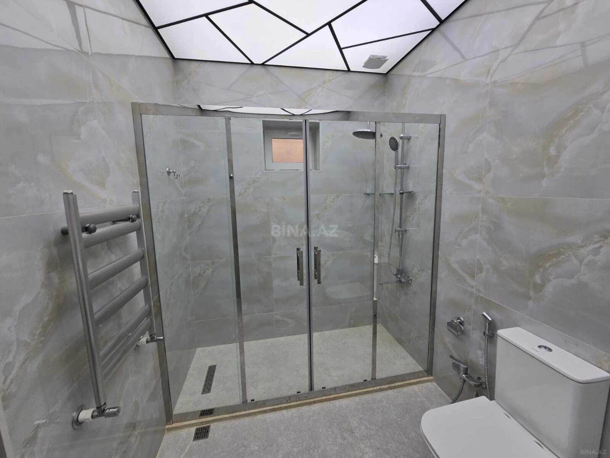 Satılır 4 otaqlı həyət evi 145 m²