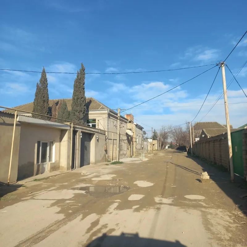 Satılır 4 otaqlı həyət evi 145 m²