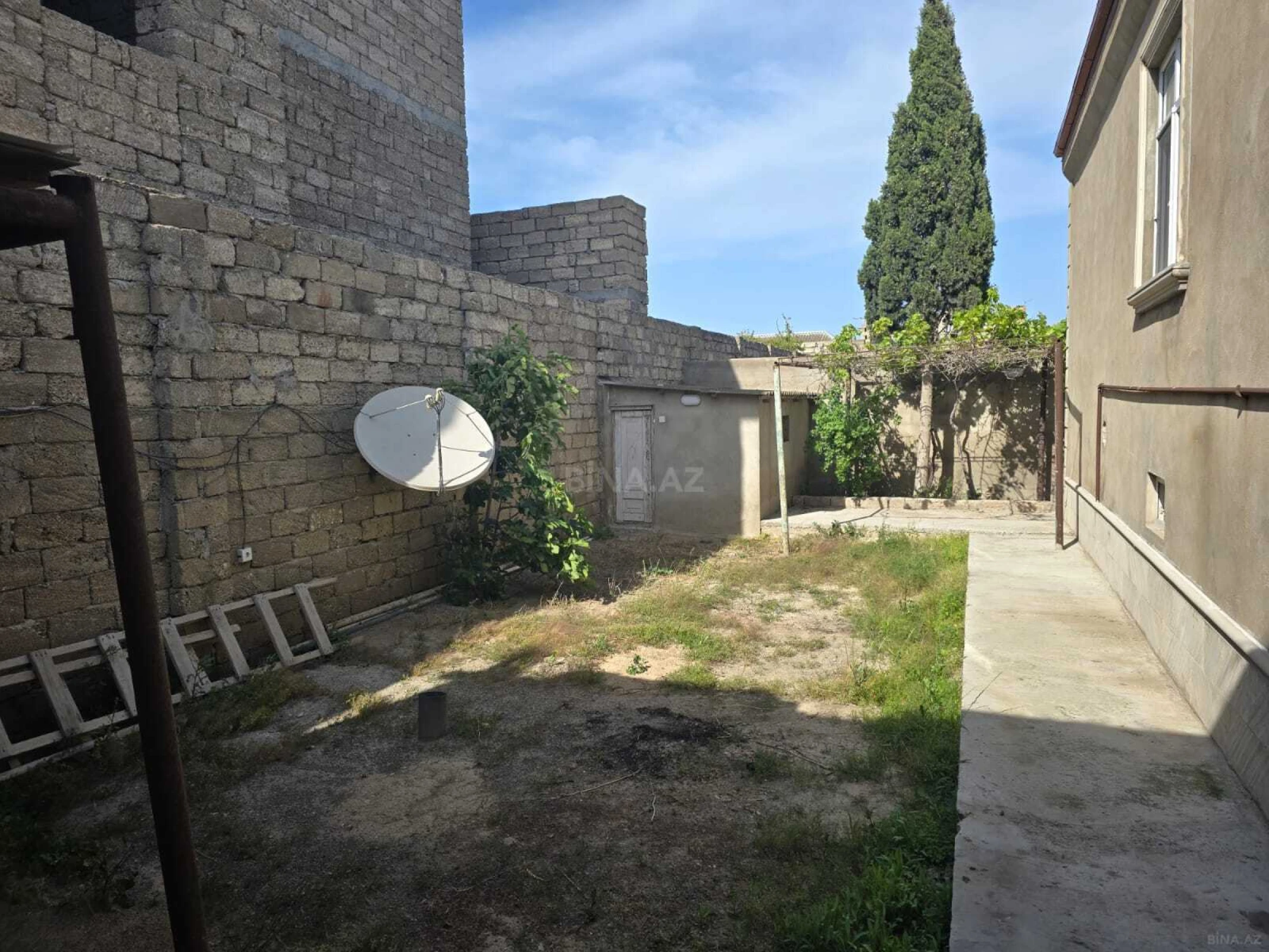 Satılır 4 otaqlı həyət evi 145 m²