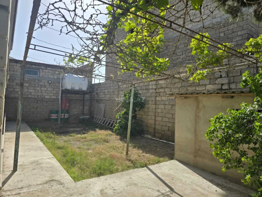 Satılır 4 otaqlı həyət evi 145 m²