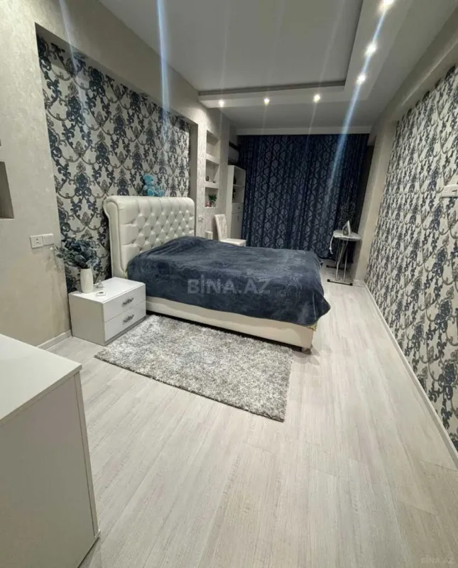 Kirayə verilir 2 otaqlı mənzil 105 m²