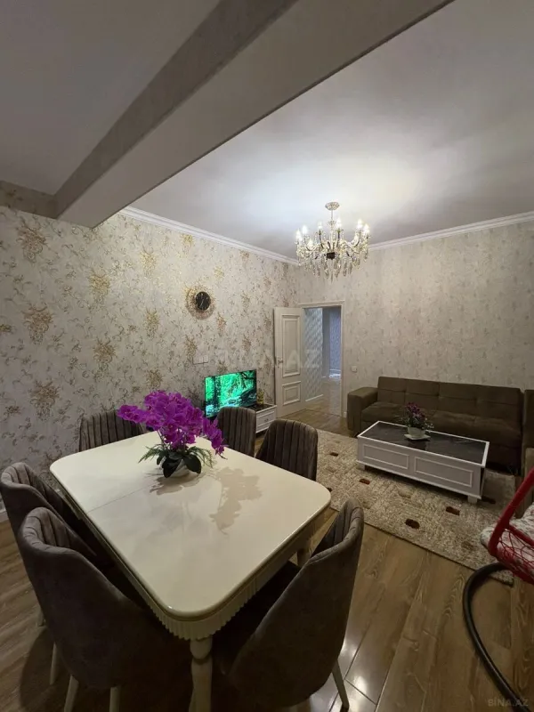 Kirayə verilir 2 otaqlı mənzil 85 m²