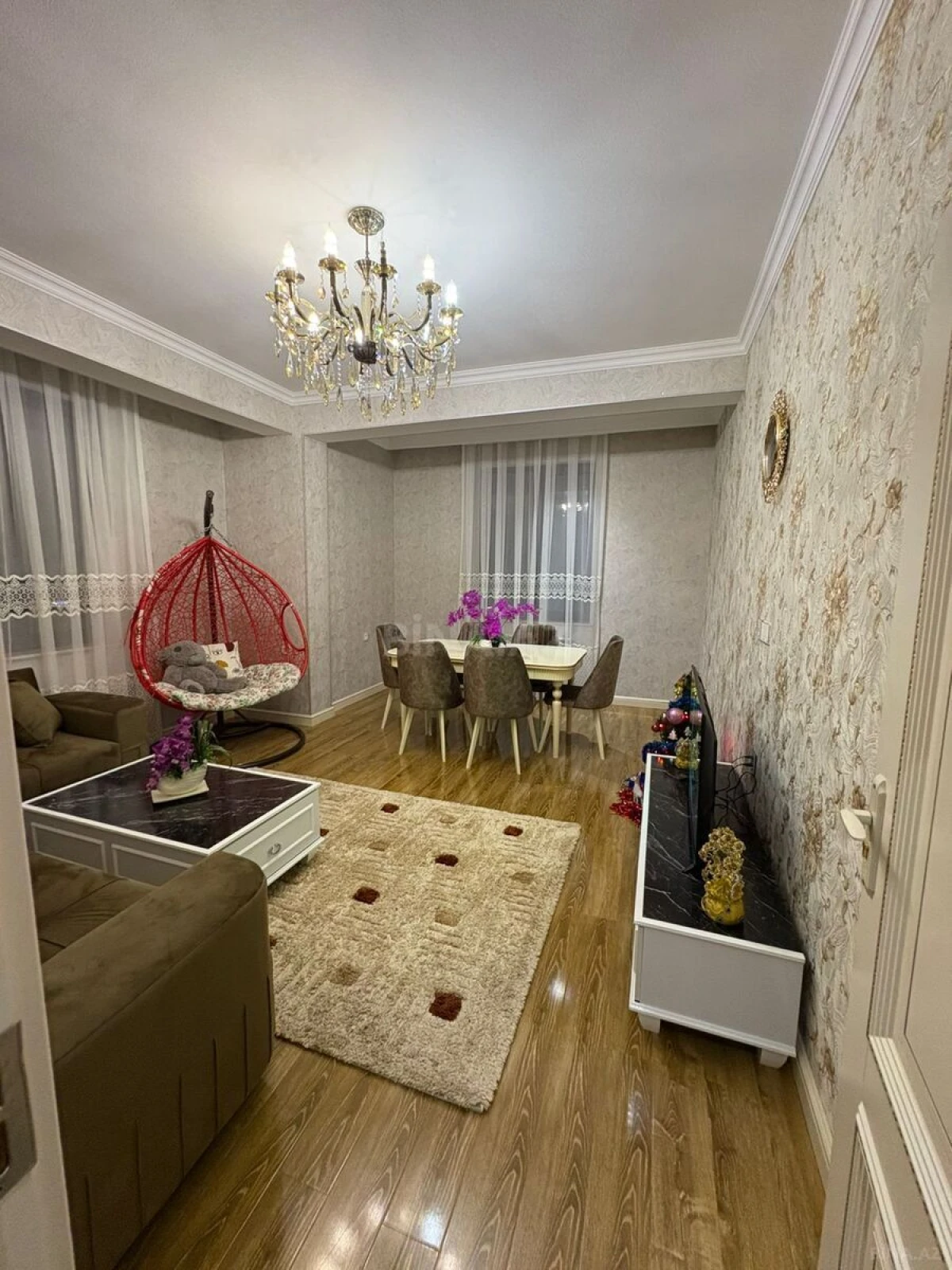 Kirayə verilir 2 otaqlı mənzil 85 m²