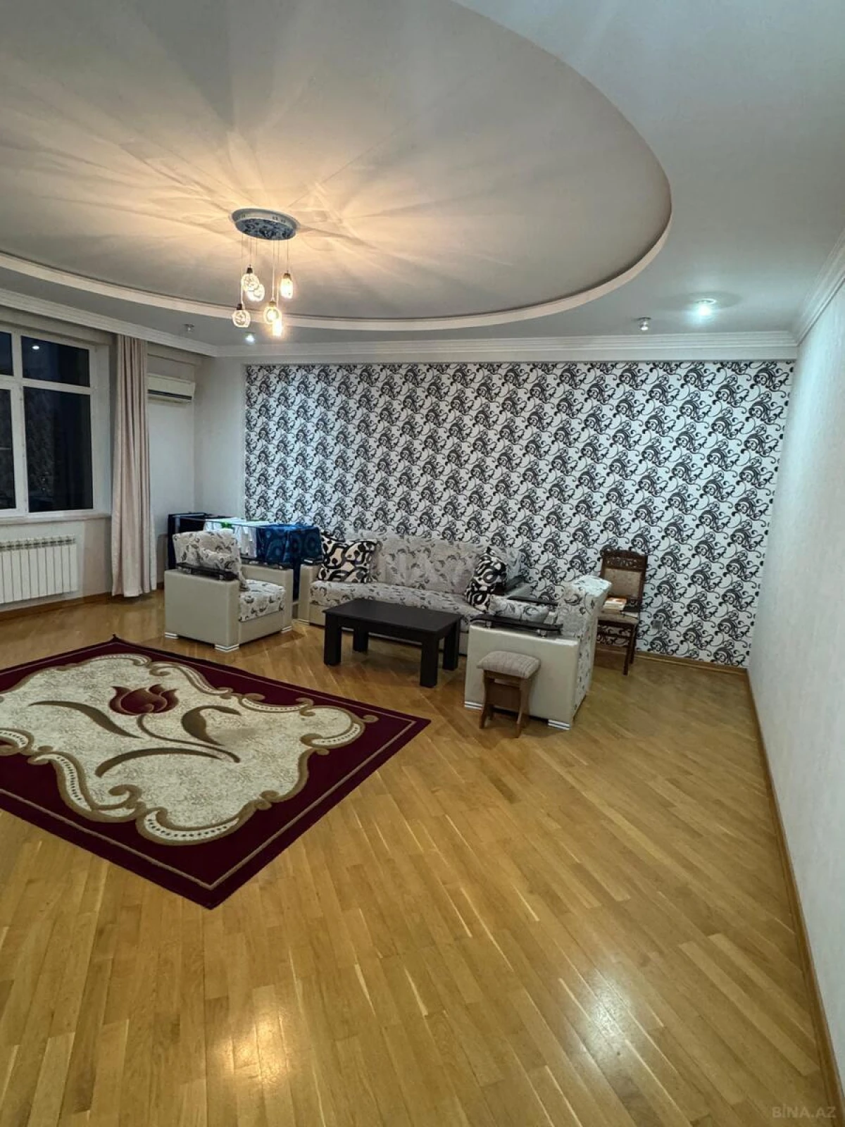 Kirayə verilir 2 otaqlı mənzil 125 m²
