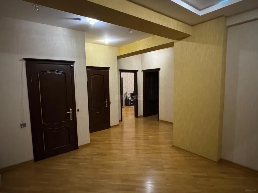 Kirayə verilir 2 otaqlı mənzil 125 m²
