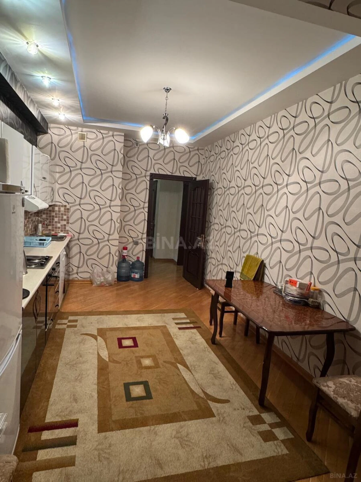 Kirayə verilir 2 otaqlı mənzil 125 m²