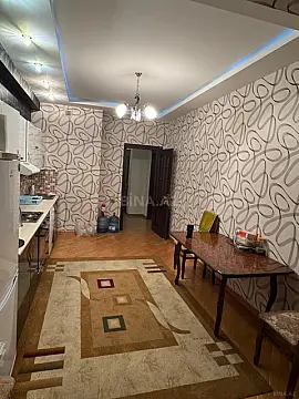 Kirayə verilir 2 otaqlı mənzil 125 m²