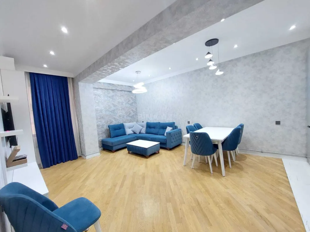 Kirayə verilir 2 otaqlı mənzil 65 m²