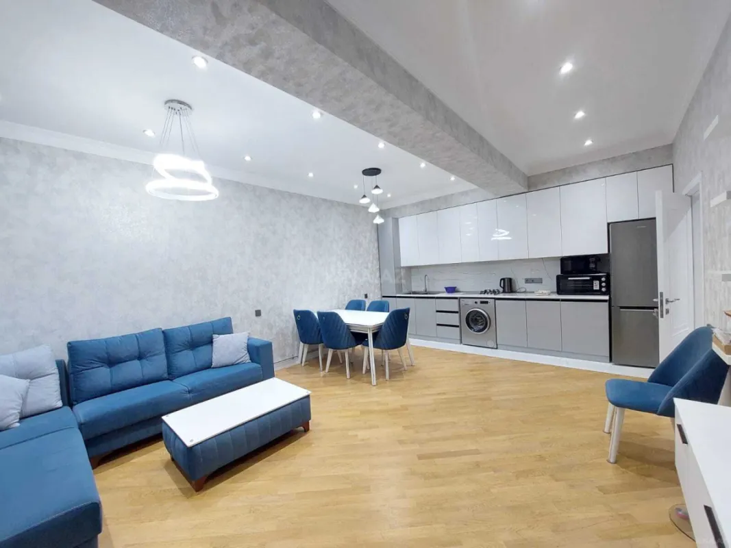 Kirayə verilir 2 otaqlı mənzil 65 m²