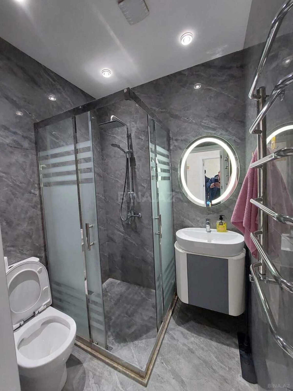 Kirayə verilir 2 otaqlı mənzil 65 m²