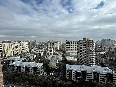 Satılır 4 otaqlı mənzil 202 m²