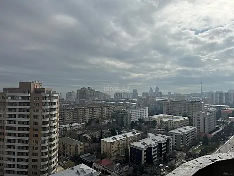 Satılır 4 otaqlı mənzil 202 m²