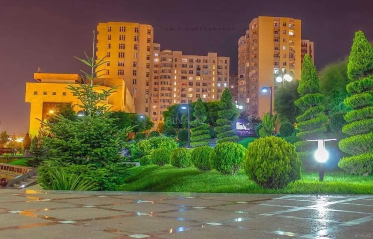 Satılır 4 otaqlı mənzil 202 m²