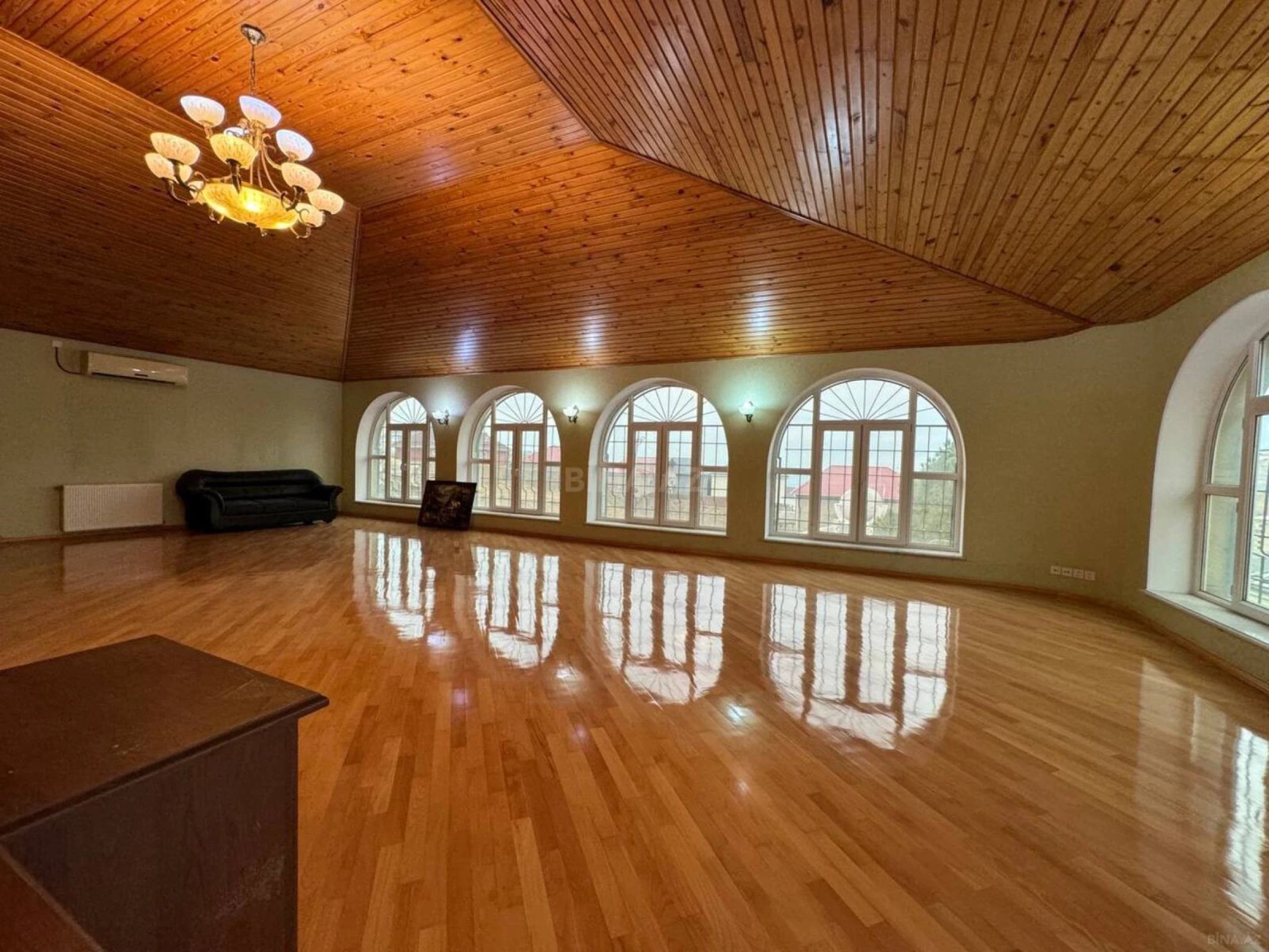 Satılır 7 otaqlı həyət evi 500 m²