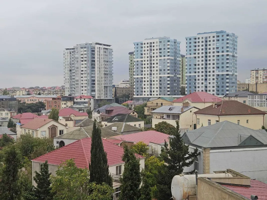 Satılır 7 otaqlı həyət evi 500 m²