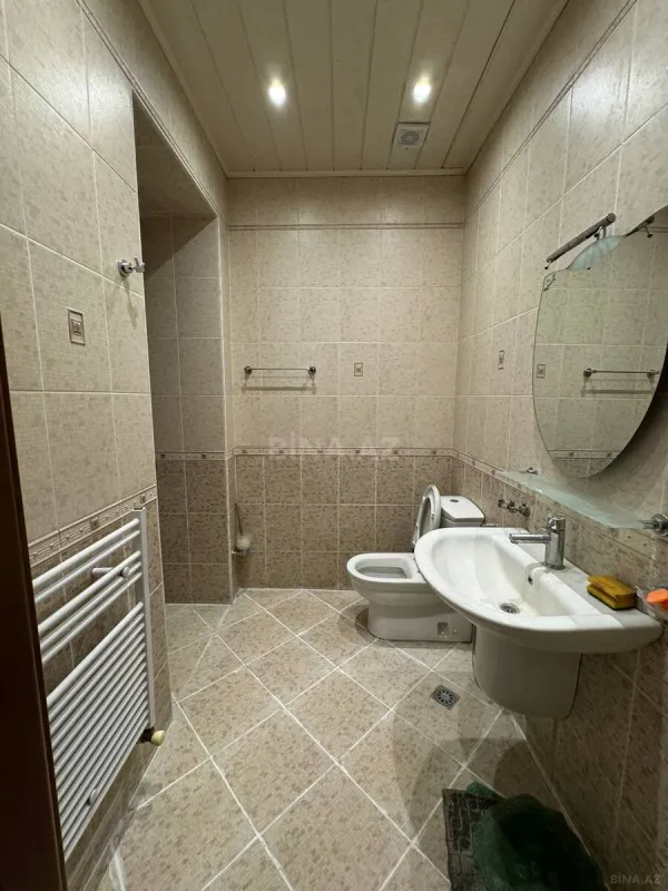 Satılır 7 otaqlı həyət evi 500 m²