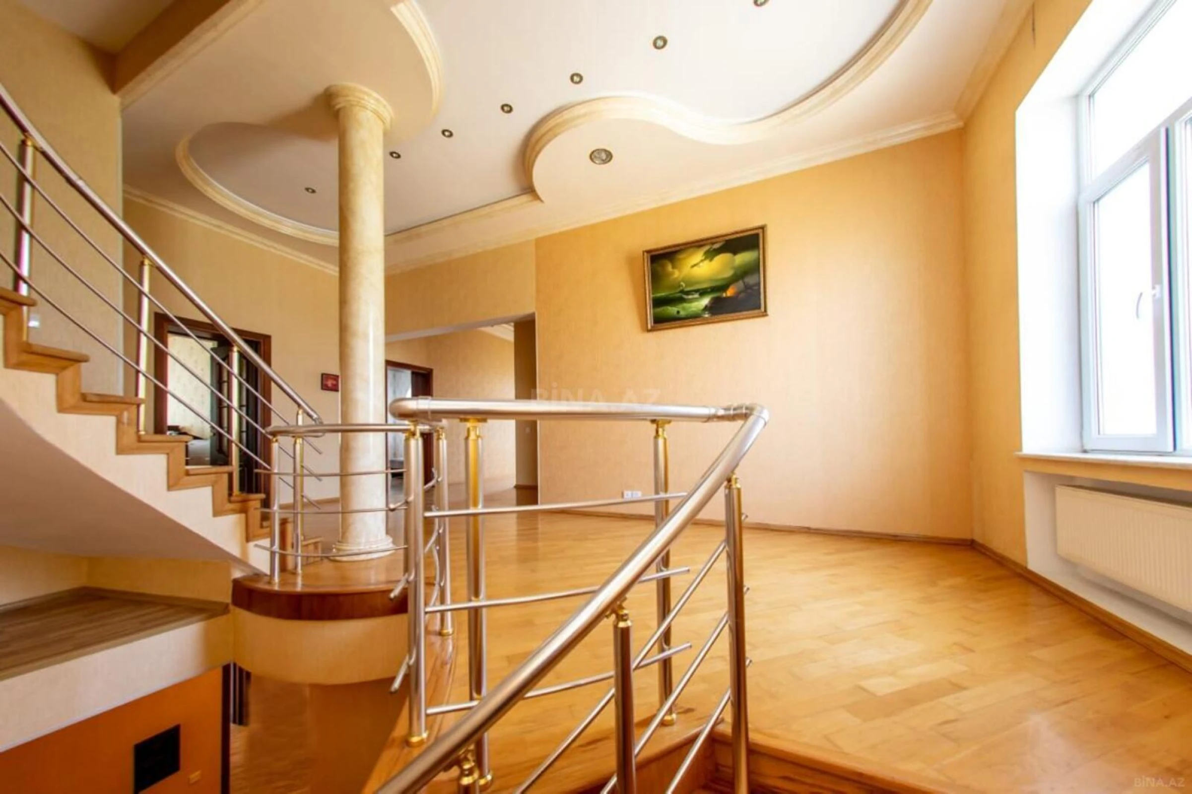 Satılır 7 otaqlı həyət evi 500 m²