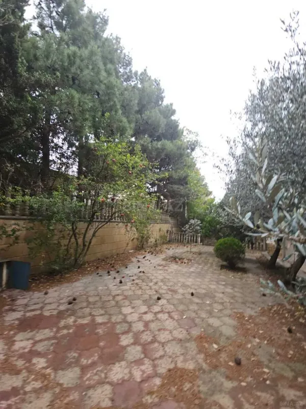Satılır 7 otaqlı həyət evi 500 m²