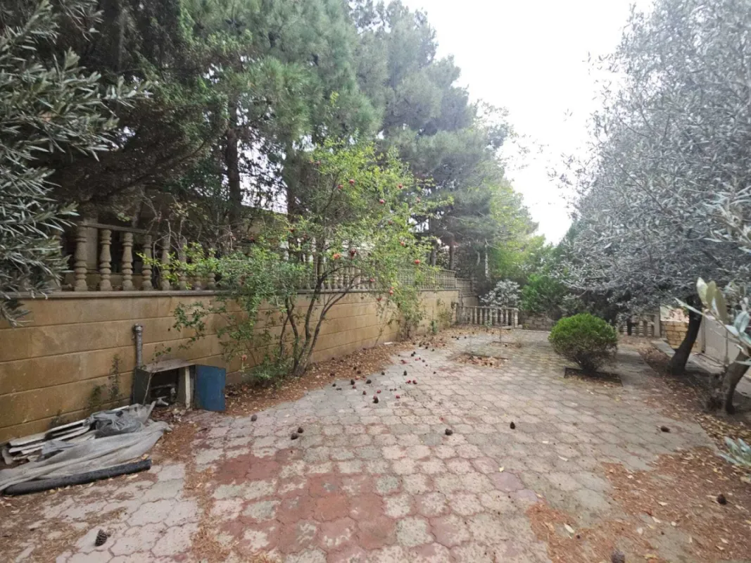 Satılır 7 otaqlı həyət evi 500 m²