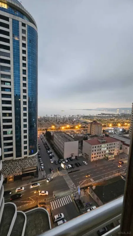 Satılır 3 otaqlı mənzil 120 m²