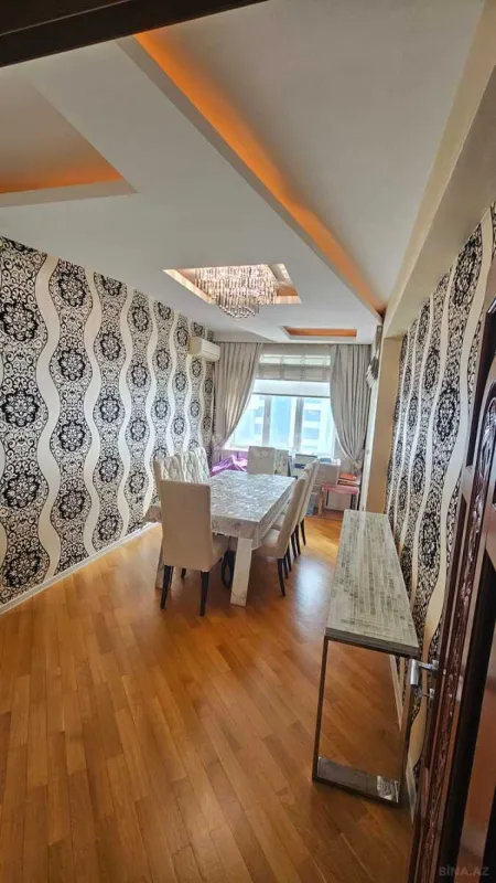 Satılır 3 otaqlı mənzil 120 m²
