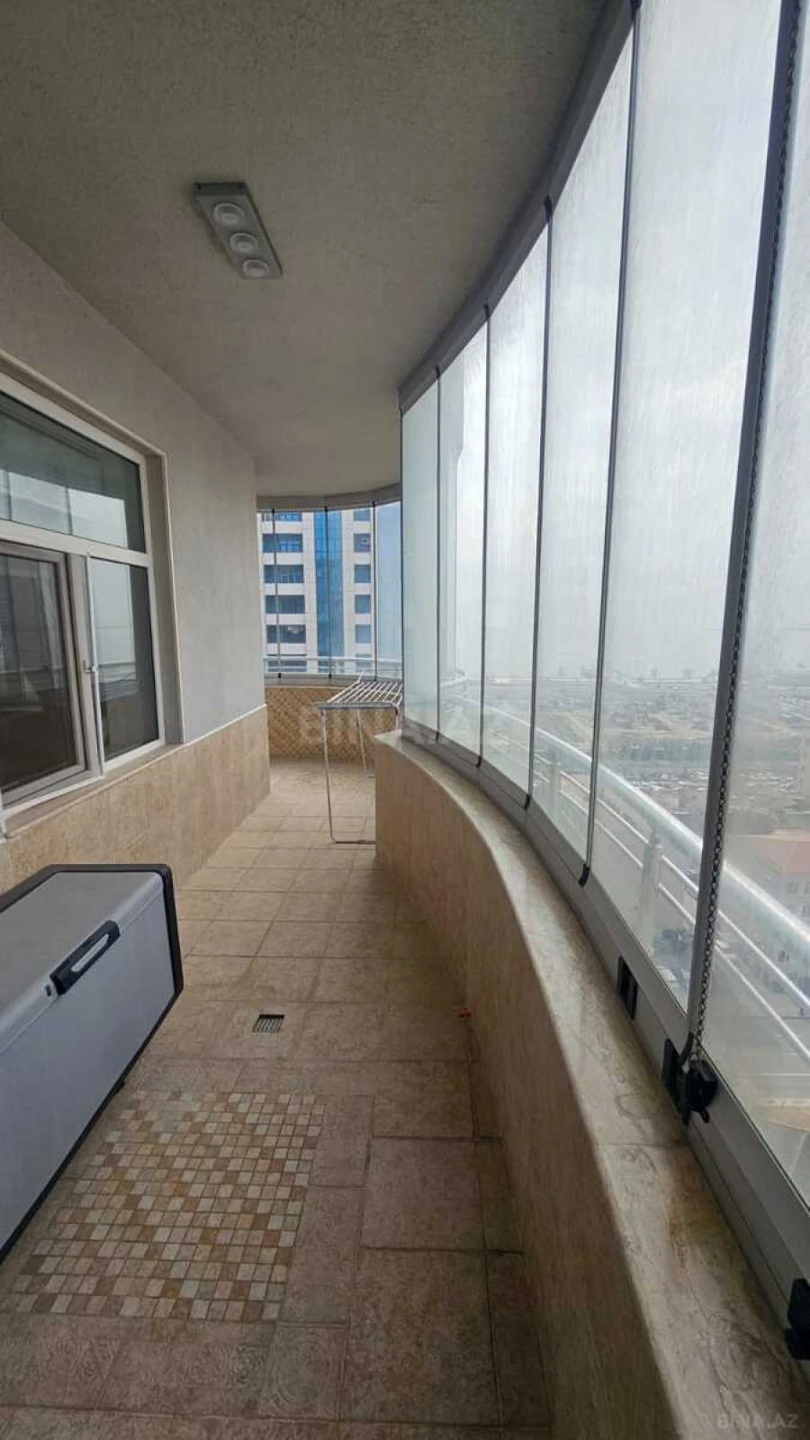 Satılır 3 otaqlı mənzil 120 m²