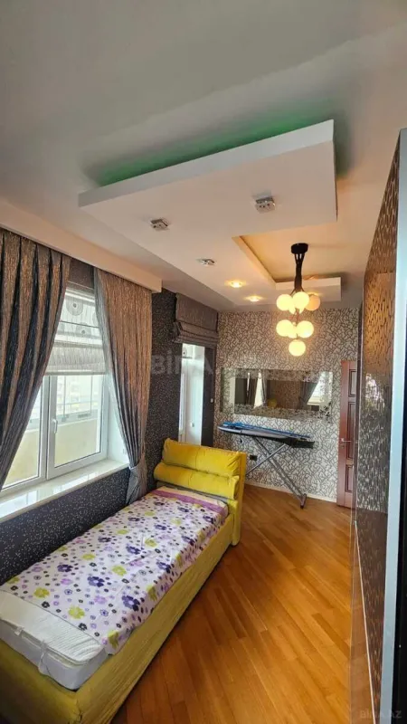 Satılır 3 otaqlı mənzil 120 m²