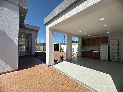 Satılır 4 otaqlı həyət evi 205 m²