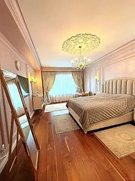 Satılır 4 otaqlı mənzil 215.5 m²