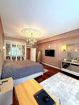 Satılır 4 otaqlı mənzil 215.5 m²