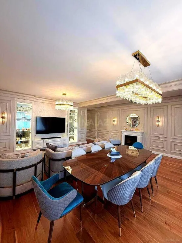 Satılır 4 otaqlı mənzil 215.5 m²