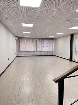 Kirayə verilir 4 otaqlı ofis 140 m²
