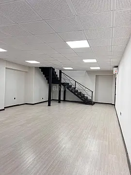 Kirayə verilir 4 otaqlı ofis 140 m²