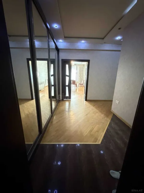 Kirayə verilir 4 otaqlı mənzil 115 m²