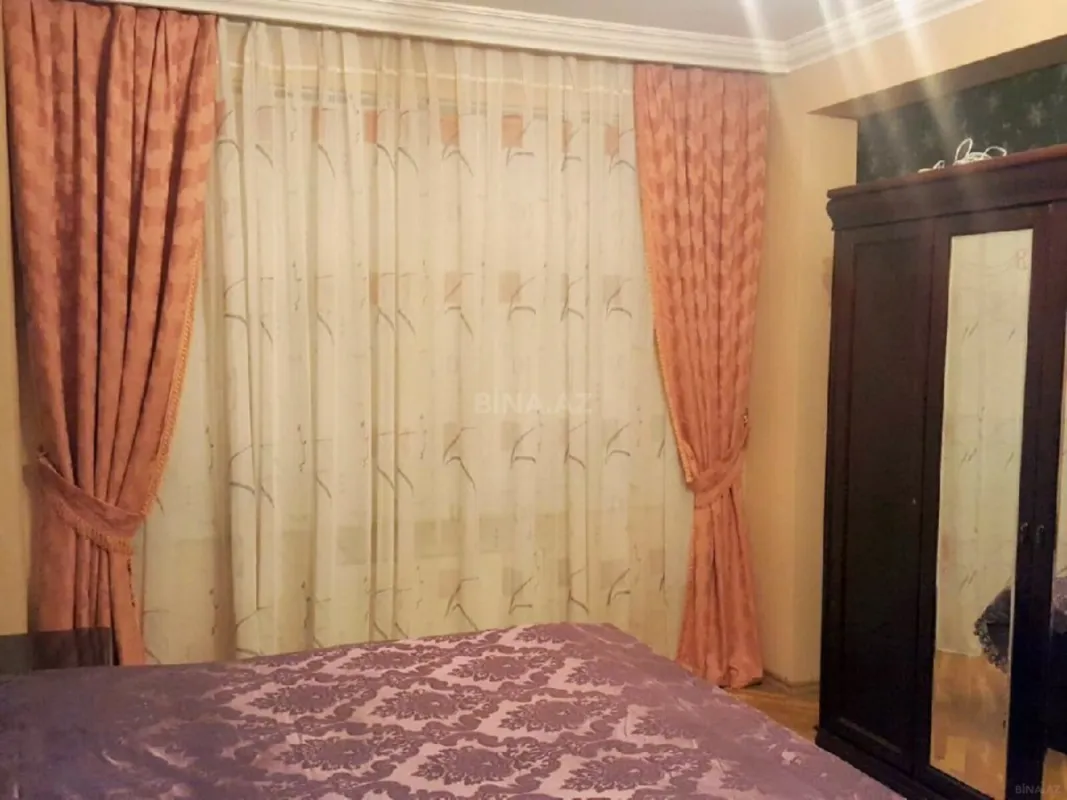 Kirayə verilir 2 otaqlı mənzil 100 m²