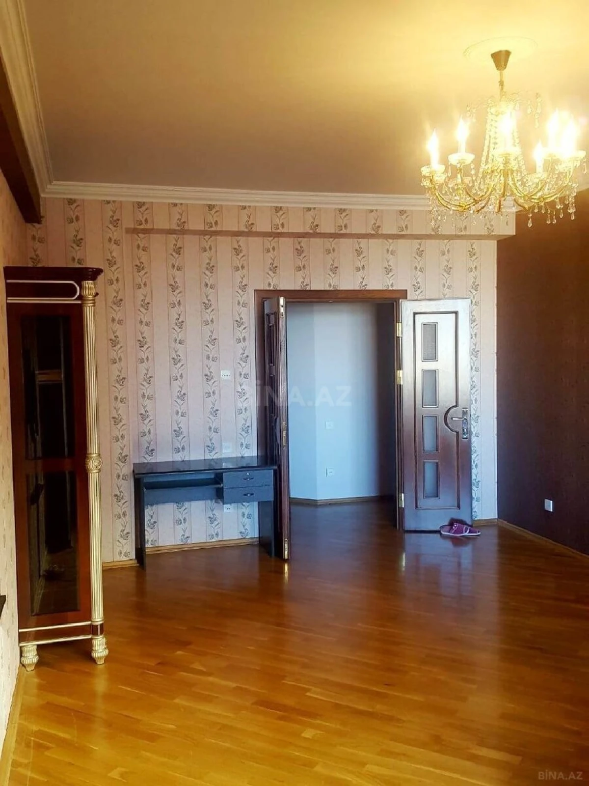 Kirayə verilir 2 otaqlı mənzil 100 m²