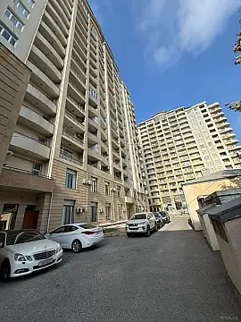 Satılır 3 otaqlı mənzil 165 m² — Bakı 3 otaq 165.00 m²