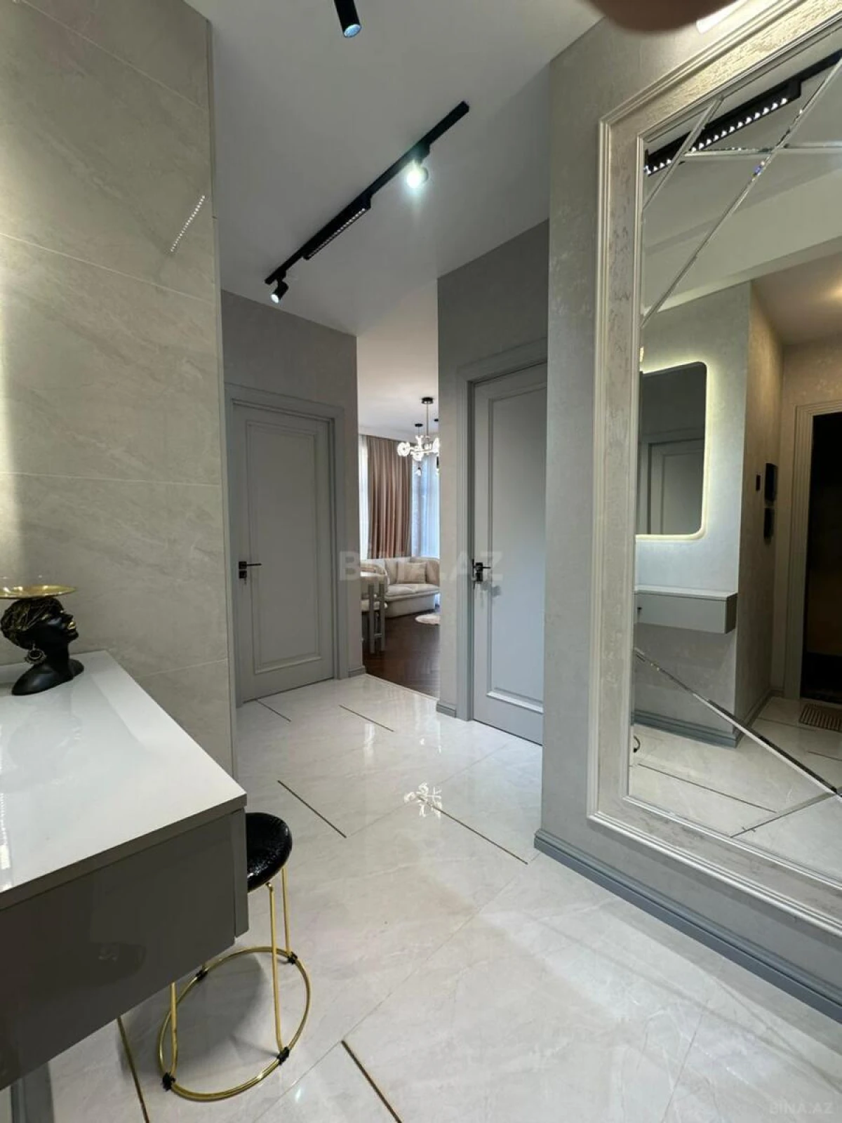 Satılır 2 otaqlı mənzil 55 m²