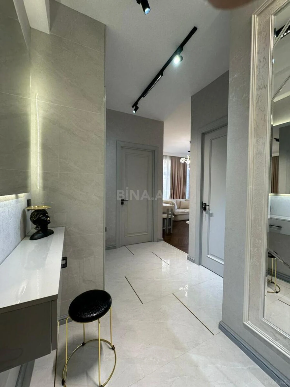 Satılır 2 otaqlı mənzil 55 m²