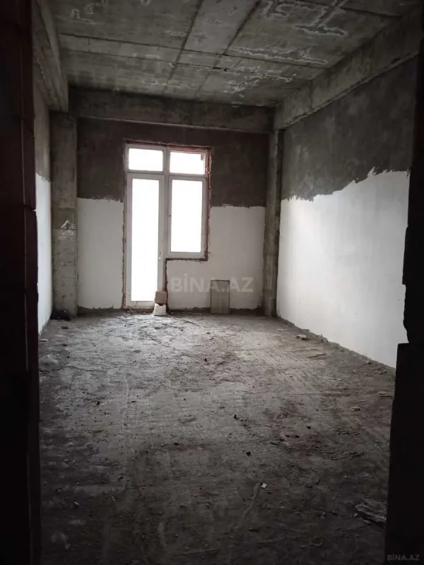 Satılır 5 otaqlı mənzil 245 m²