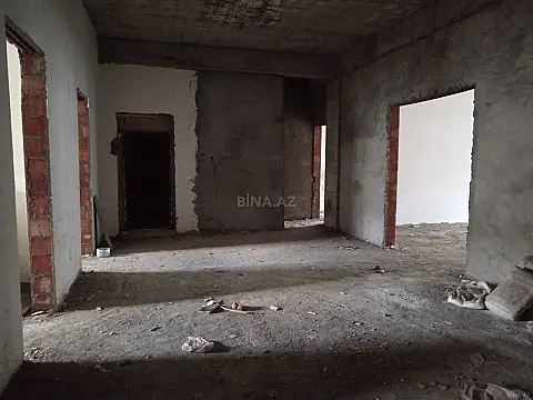 Satılır 5 otaqlı mənzil 245 m²