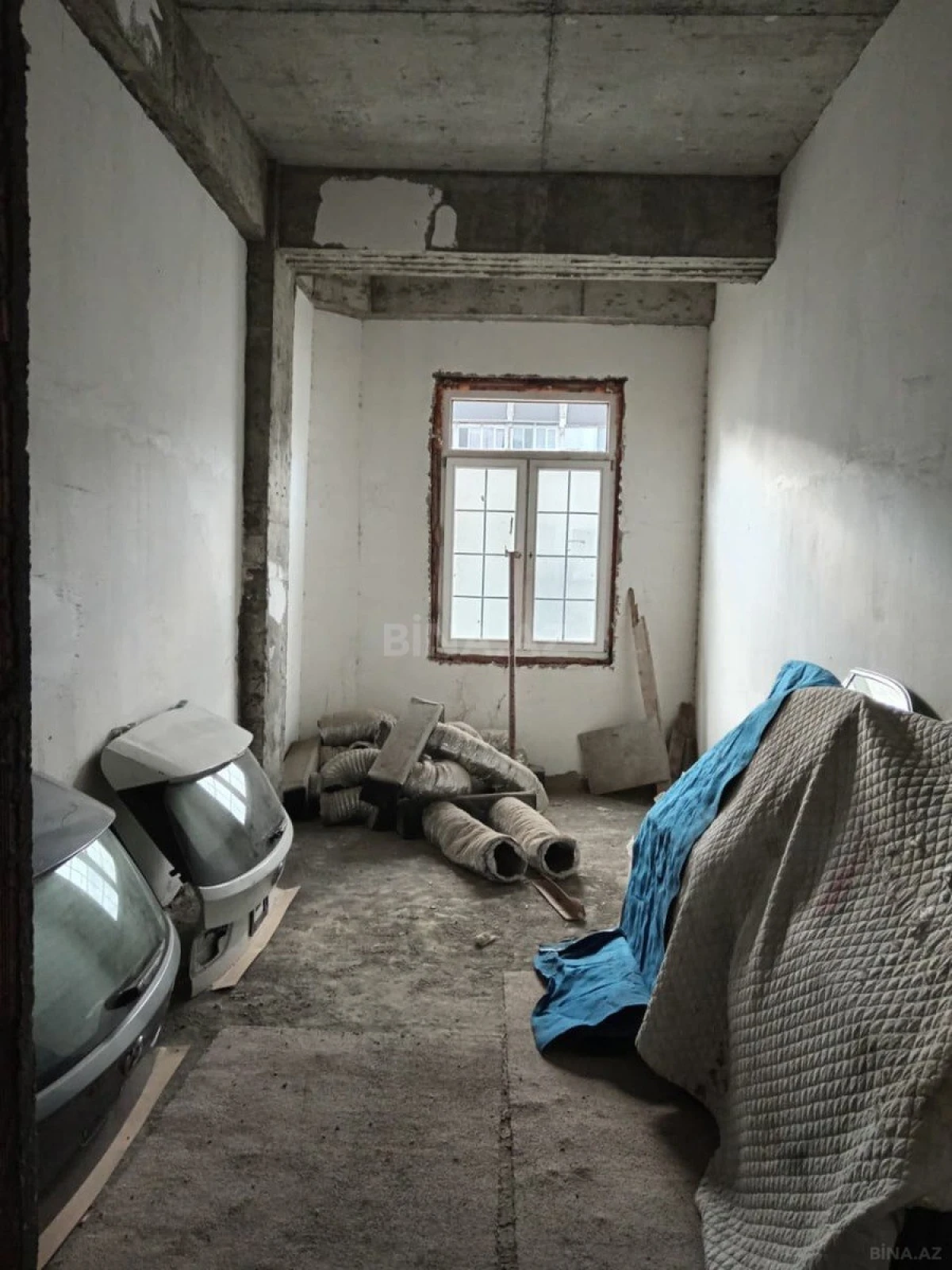 Satılır 5 otaqlı mənzil 235 m²