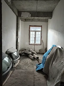 Satılır 5 otaqlı mənzil 235 m²