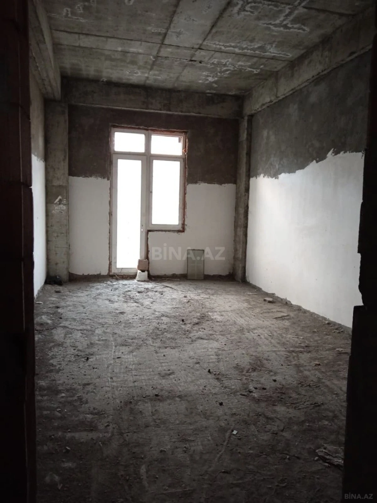Satılır 5 otaqlı mənzil 235 m²