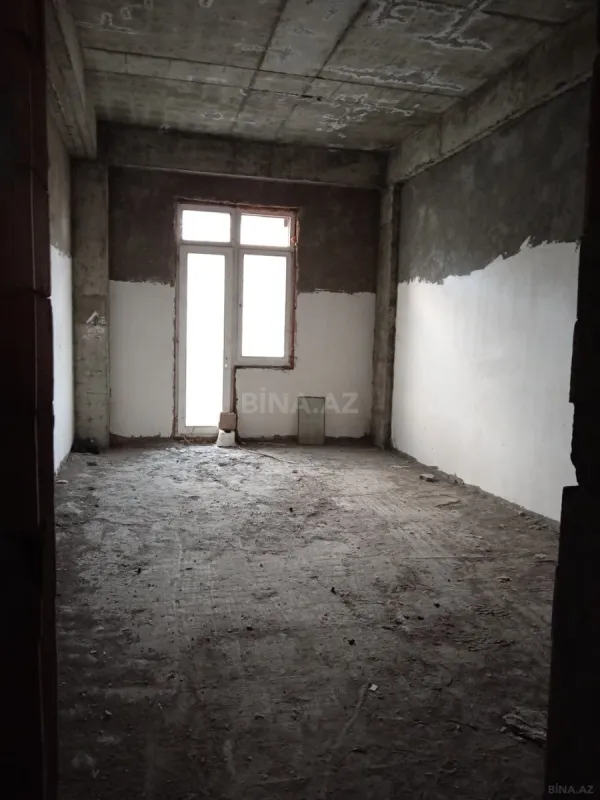 Satılır 5 otaqlı mənzil 235 m²