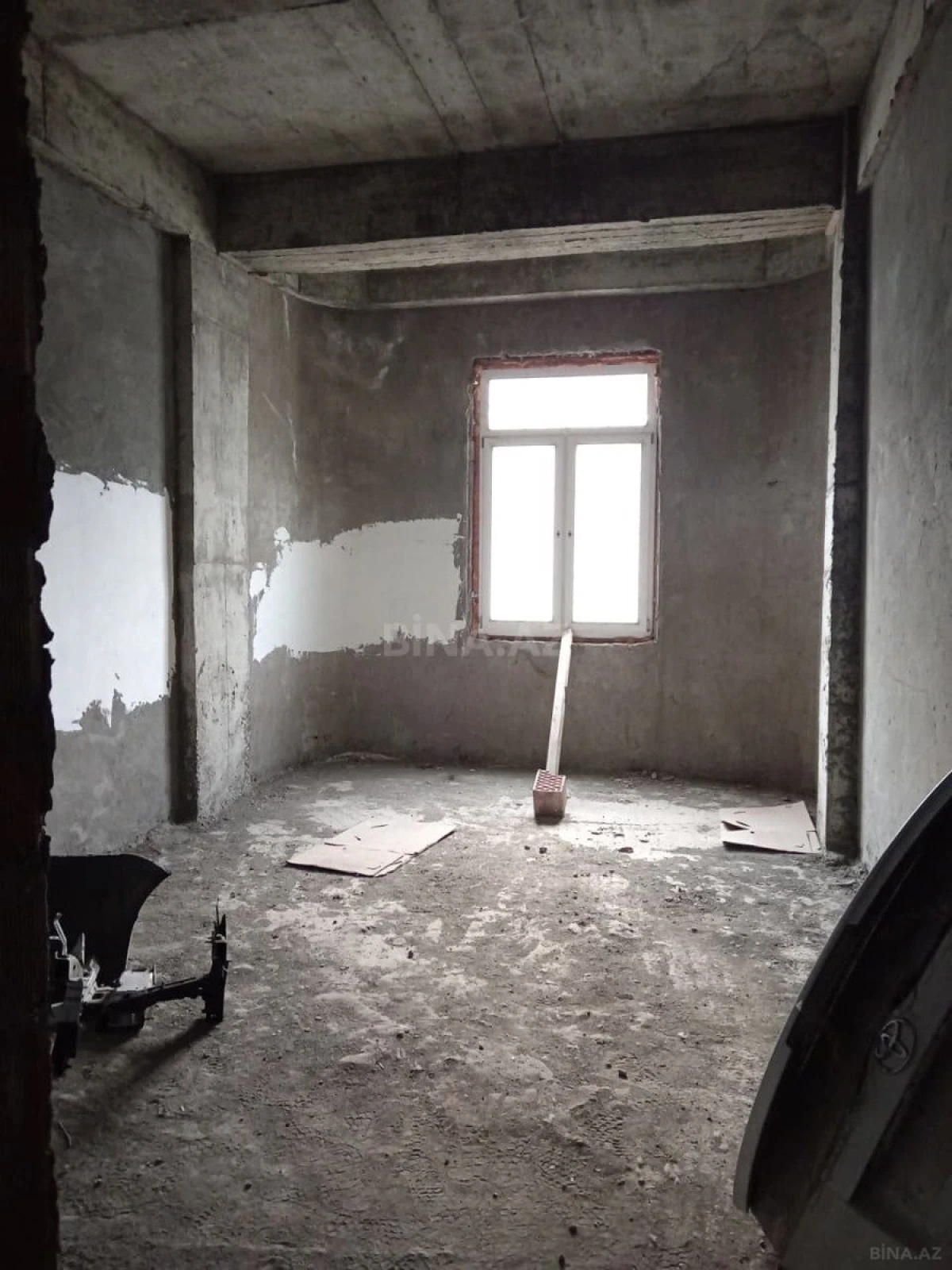 Satılır 5 otaqlı mənzil 235 m²