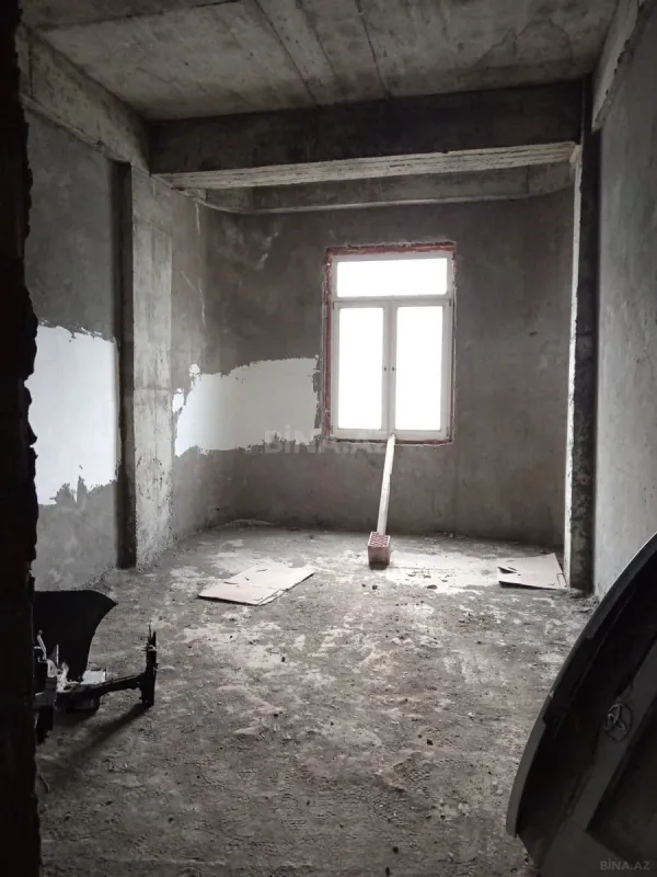 Satılır 5 otaqlı mənzil 235 m²